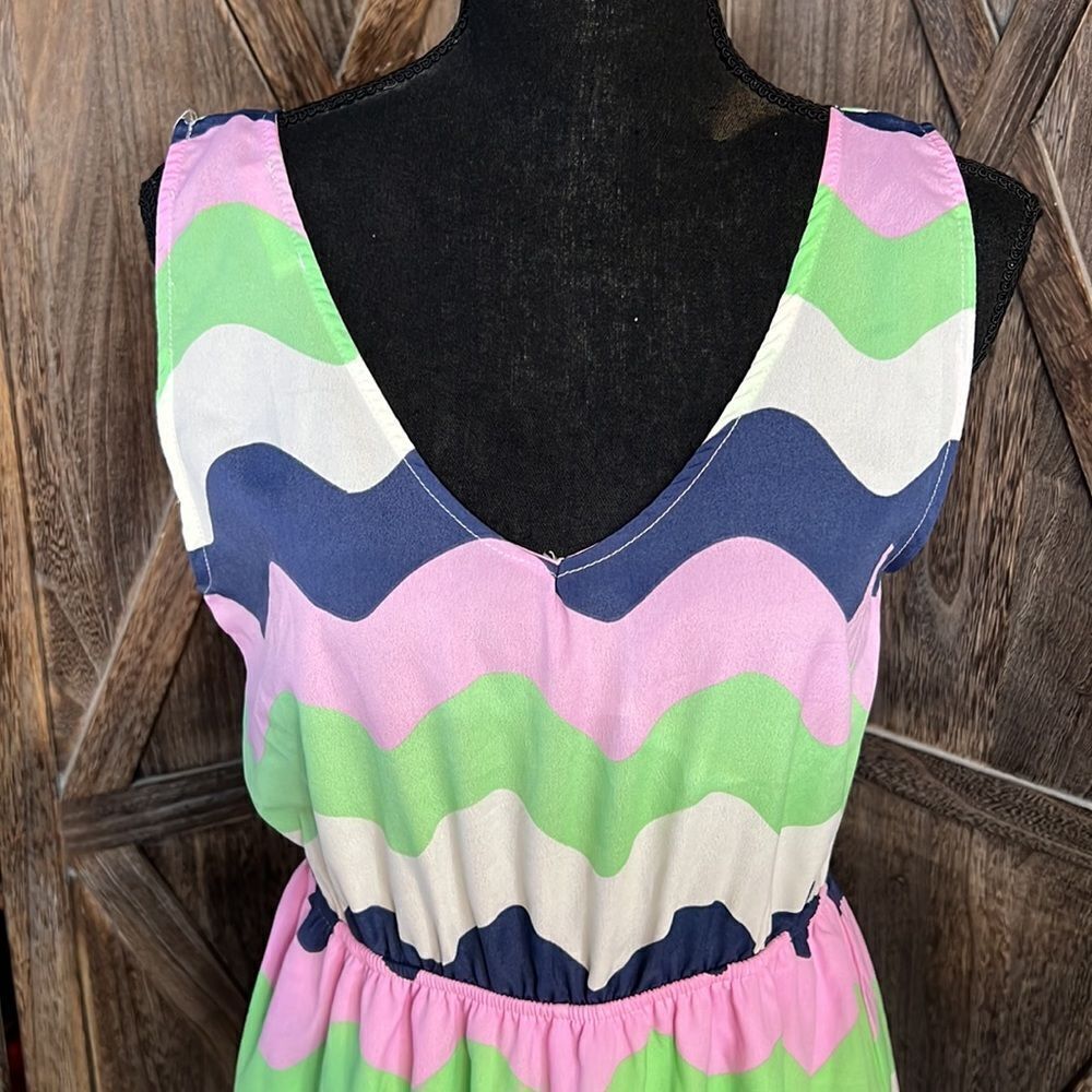 Spring dress nwot   - Picture 2 of 4